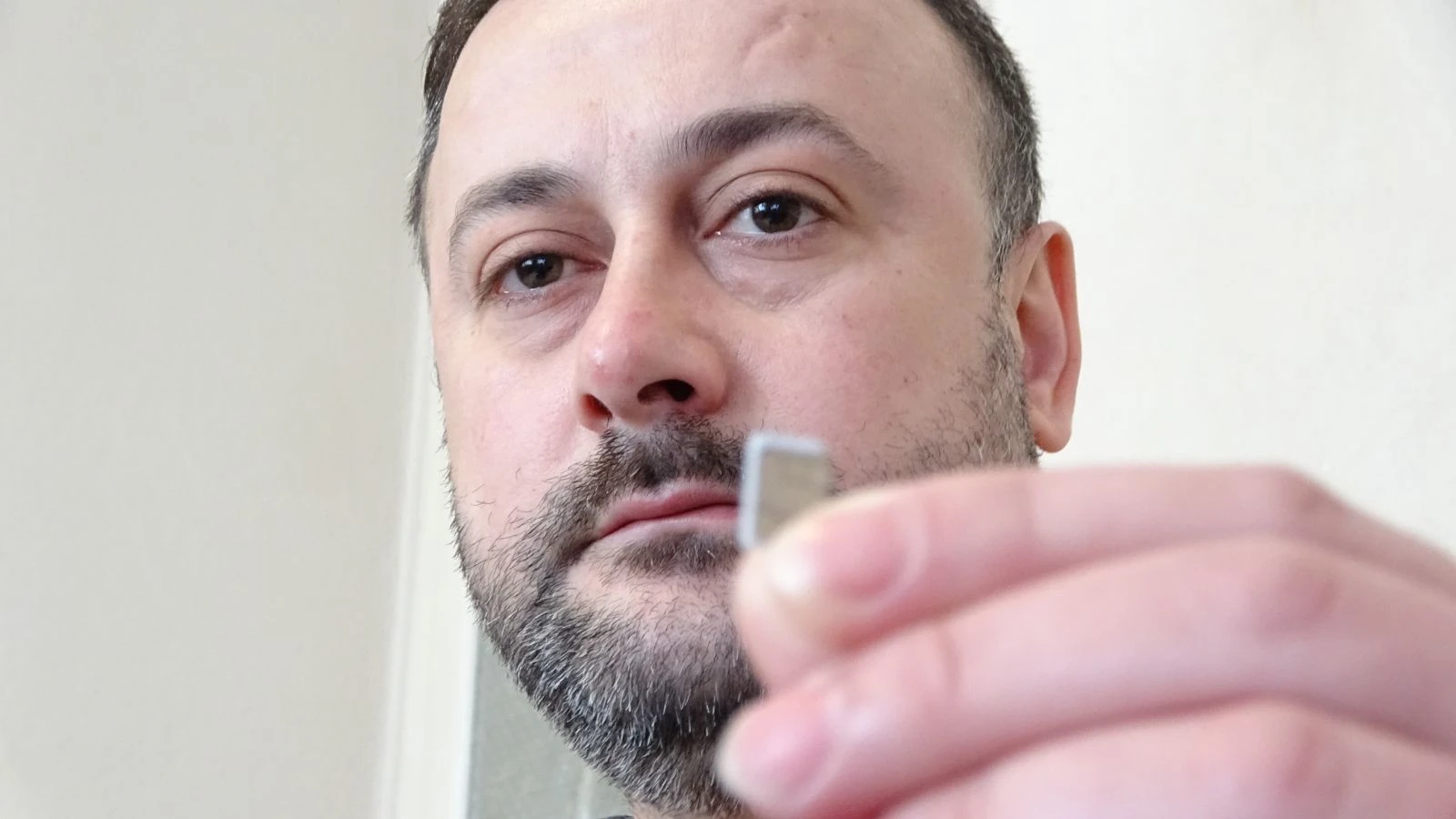 Sim kartını çöpe attı, hayatı karardı