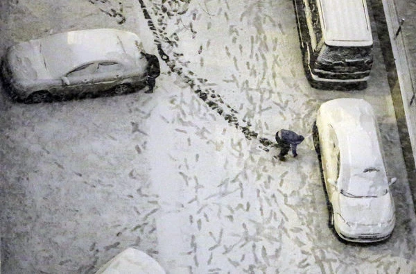 Aniden bastıran kar yağışı Ankara'yı beyaza bürüdü