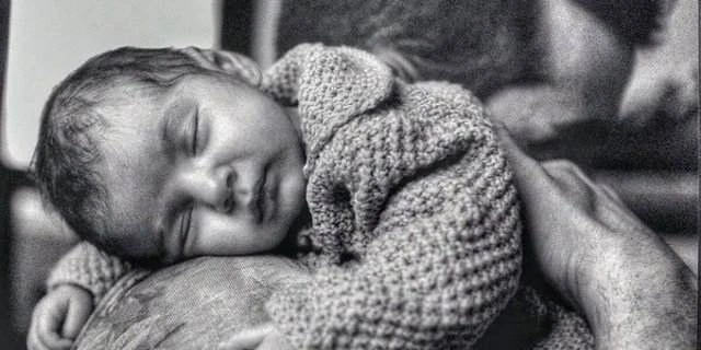 Gökhan Türkmen'den ilk aile pozu: Kızının fotoğrafını Babalar Günü'nde paylaştı