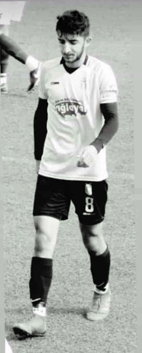 Genç futbolcu toprağa verildi