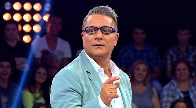 Mehmet Ali Erbil'den flaş dolar paylaşımı