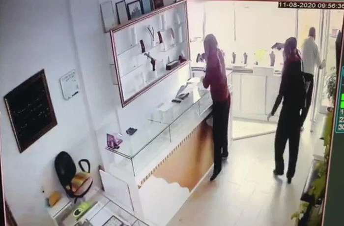 Kadın kılığında dehşet saçmışlardı, yakalandılar!