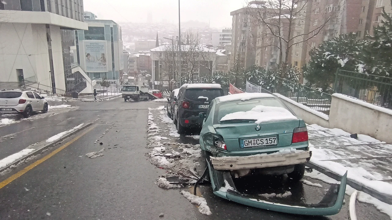İstanbul’da kar kazası! Cip 11 araca çarptı
