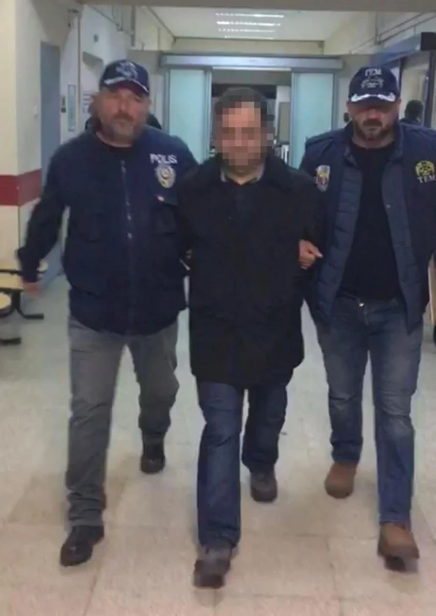 İzmir'de terörist elebaşını öven 20 kişi göz altına alındı!