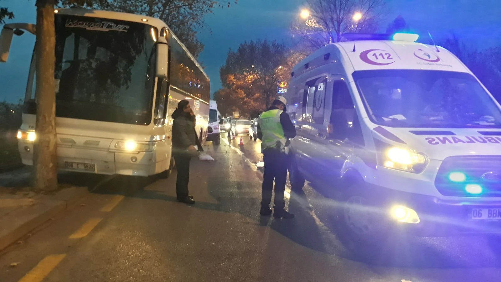 Öğrenci servis otobüsü, yayaya çarptı