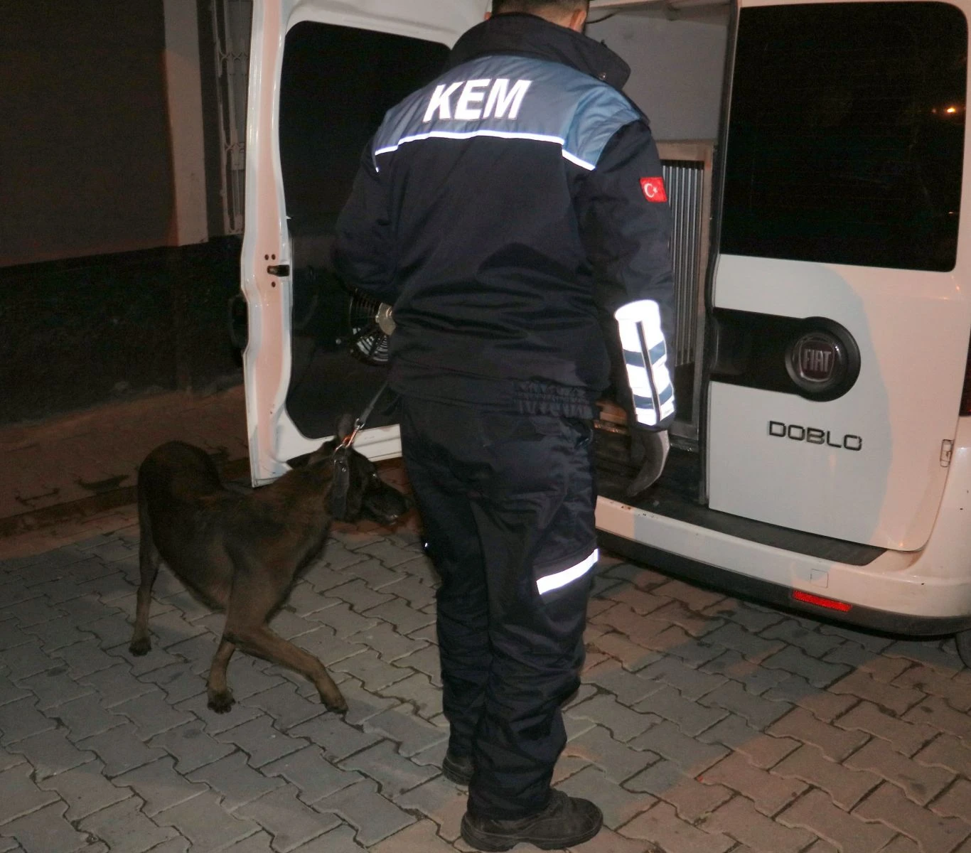 Torbacılara şafak operasyonu