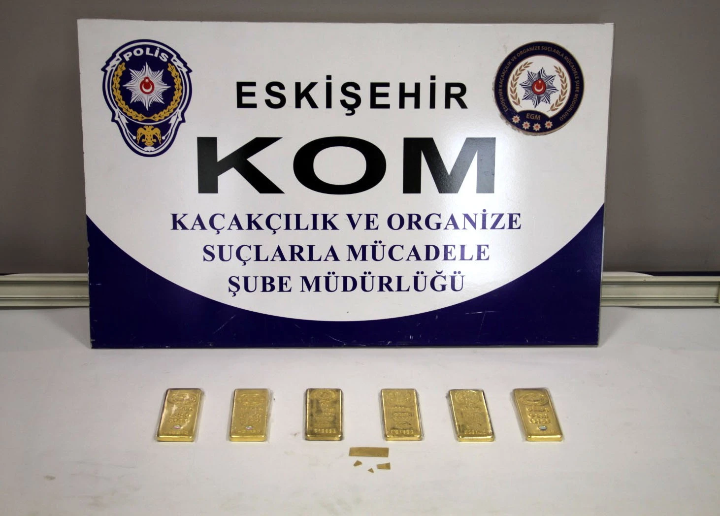 İcra müdüründen bu kez 6 kilogram altın çıktı