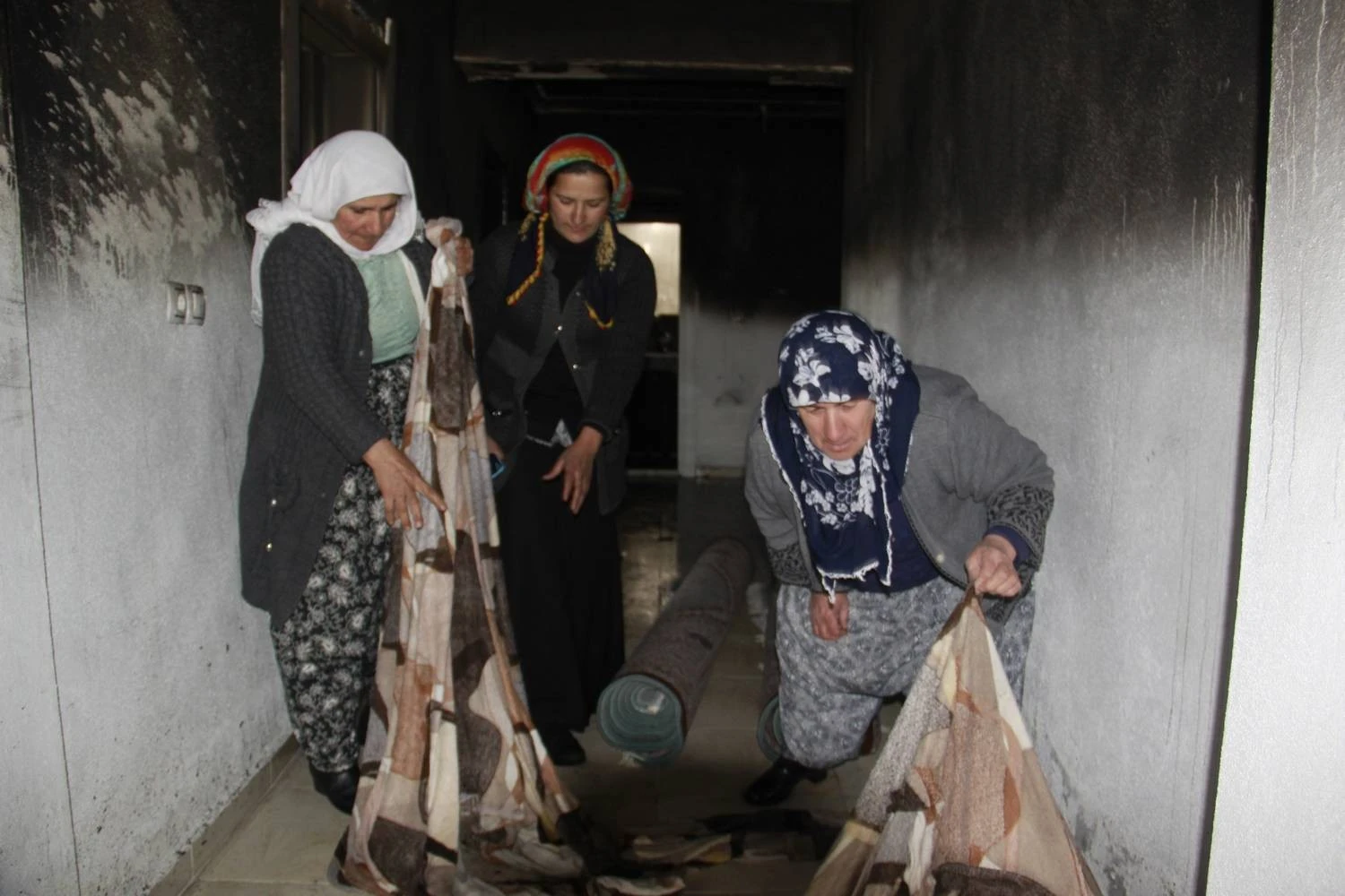 Çocukların uyuduğu ev alev alev yandı