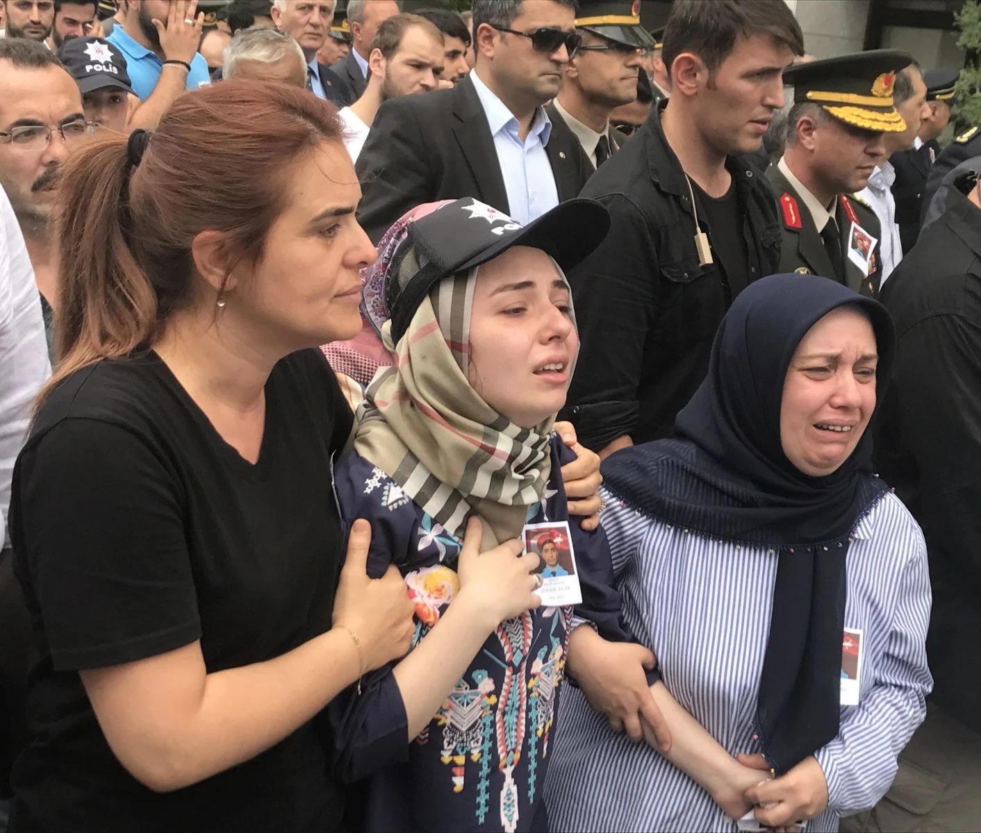 DEAŞ’lı teröristin saldırısında şehit düşen Sinan Acar için veda töreni