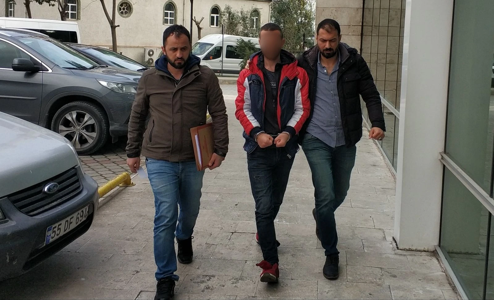 41 paket bonzai ile yakalanan 2 kişi tutuklandı