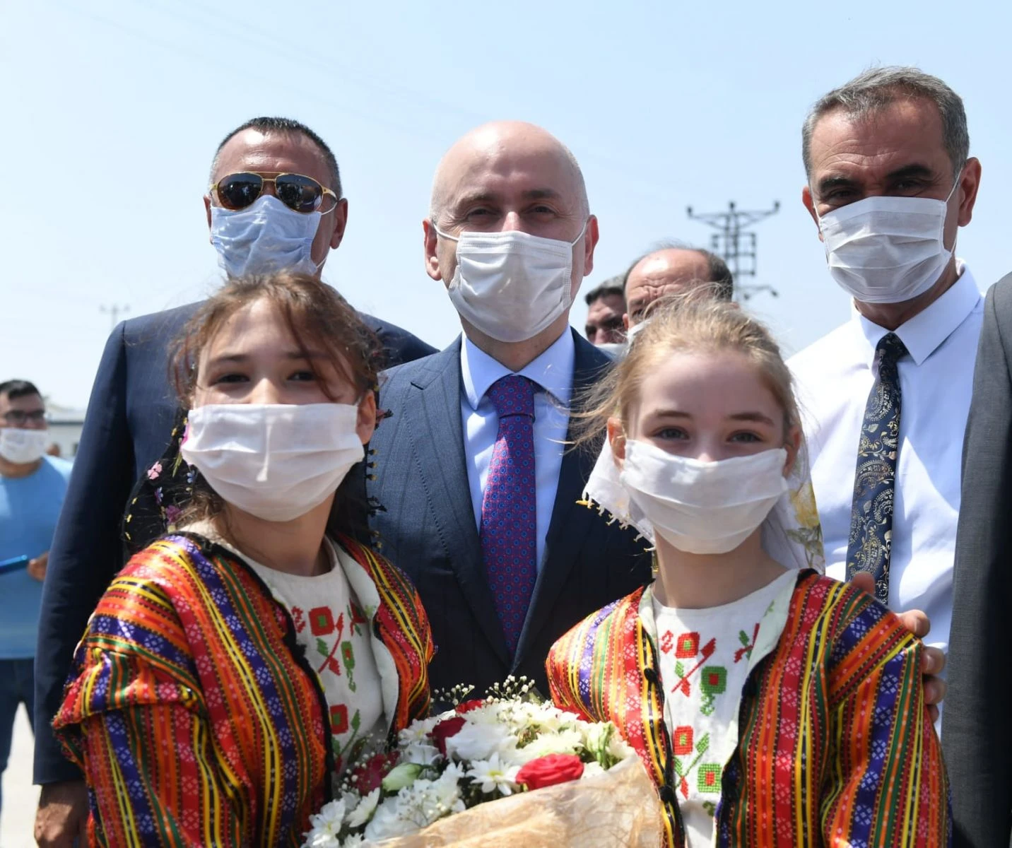 Bakan Karaismailoğlu'ndan güçlü ekonomi mesajı: Projelerimiz sorunsuz devam ediyor