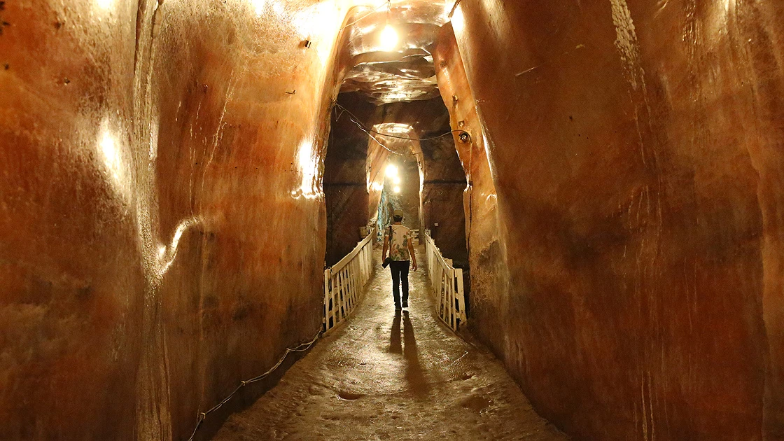 Pakistan'ın pembe tuz tünelleri