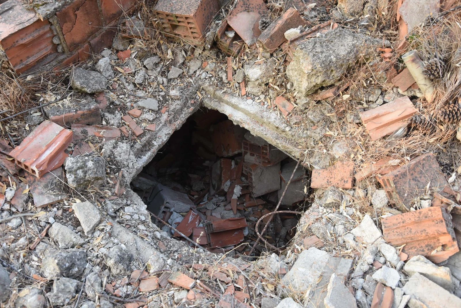 Türkiye'nin sarsan cinayette yeni detaylar! Minik Eymen'in bırakıldığı çukur görüntülendi