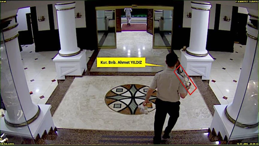 Görüntülere rağmen elindeki koli bandını inkar etti