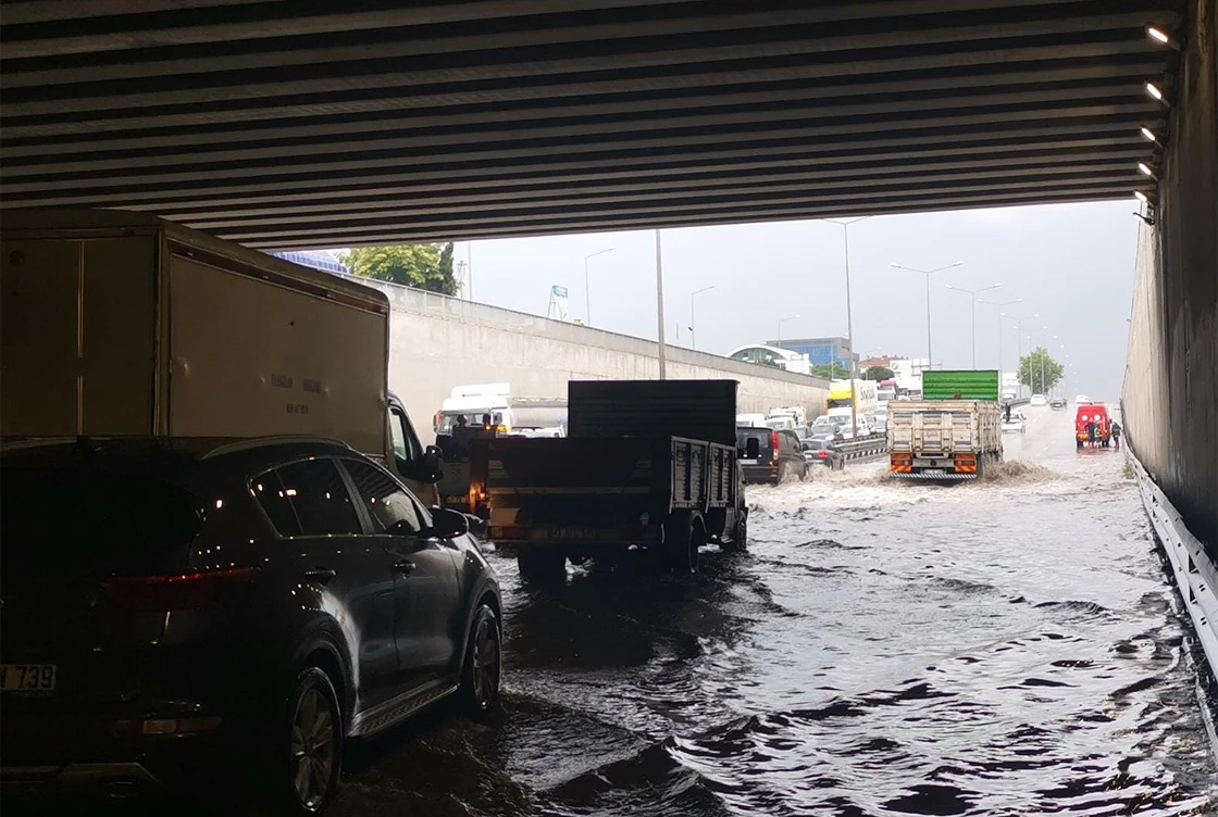 İstanbul, Kocaeli ve Yalova'da sağanak etkili oldu