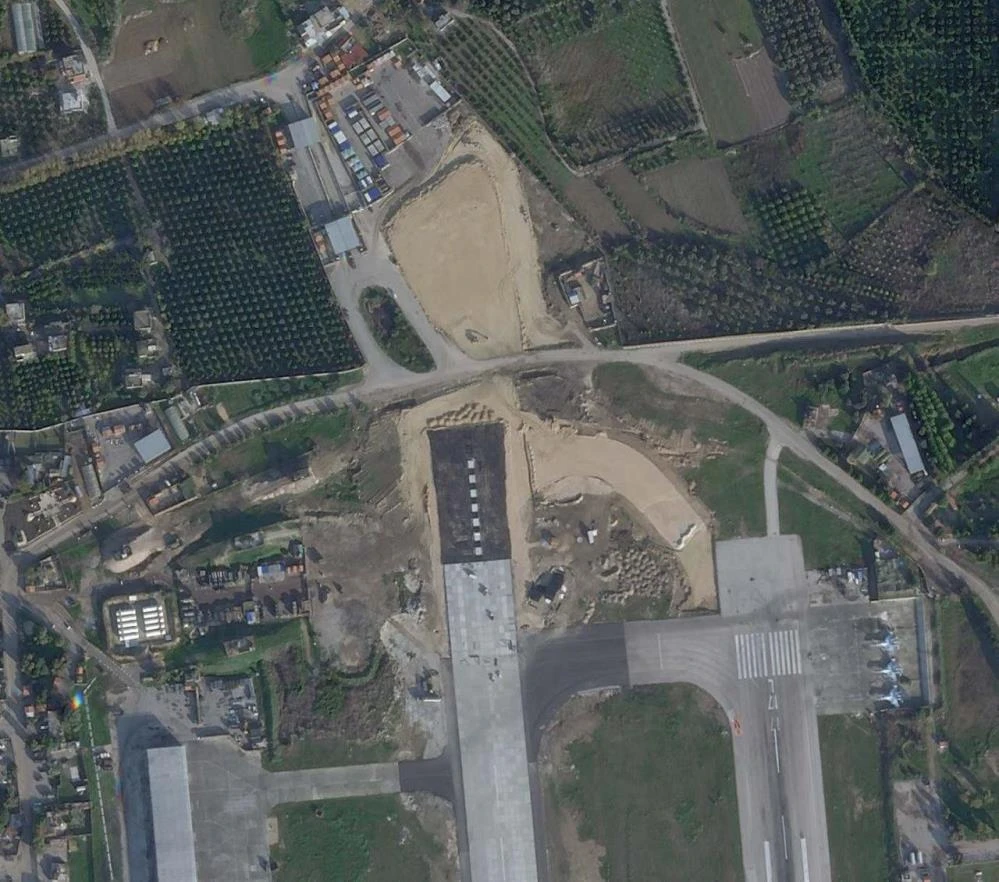 Rusya, Suriye'deki hava üssünü genişletiyor