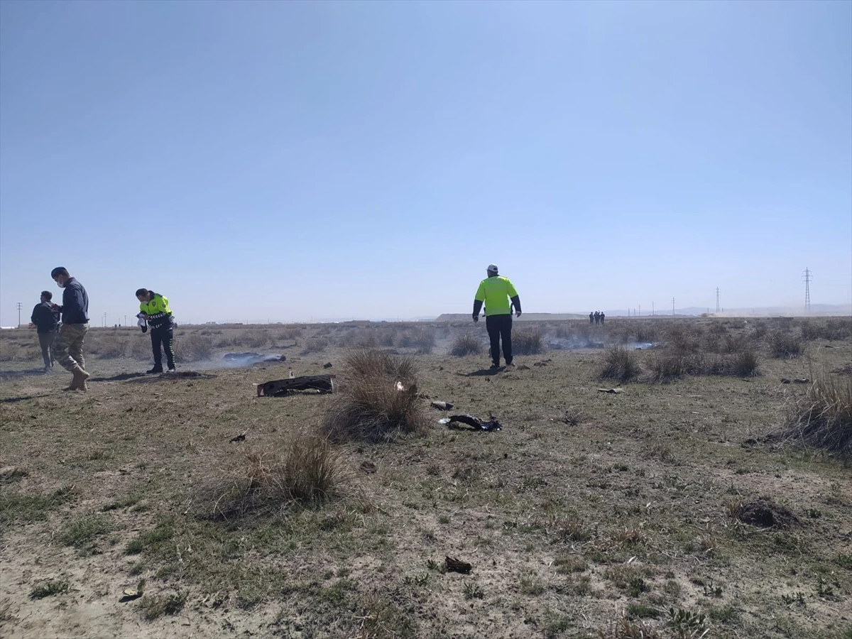 Konya'da gösteri uçağı düştü