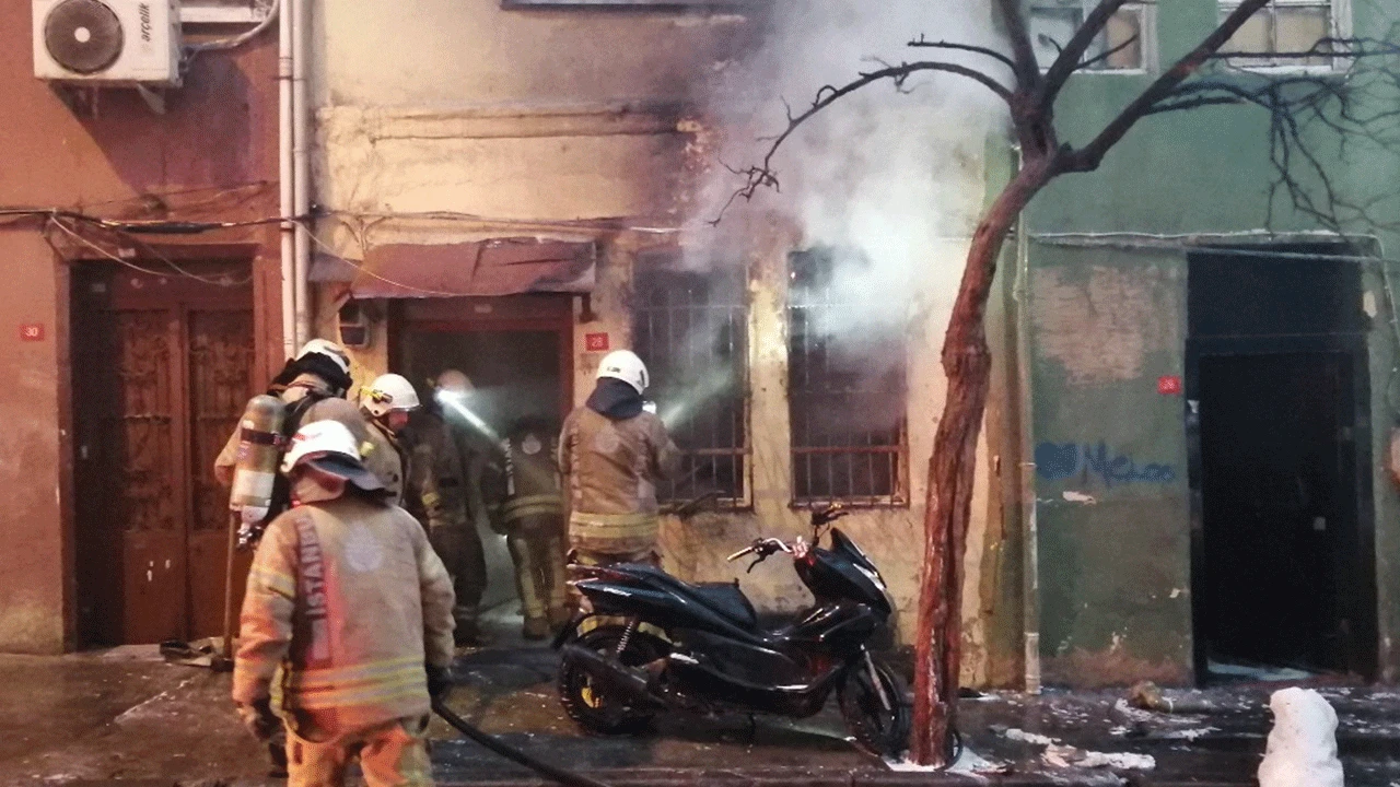 İstanbul Beyoğlu'nda korkutan yangın