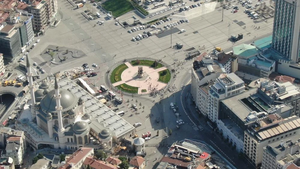 1 mayıs'ta taksim meydanı'nda güvenlik önlemleri ve drone görüntüleri