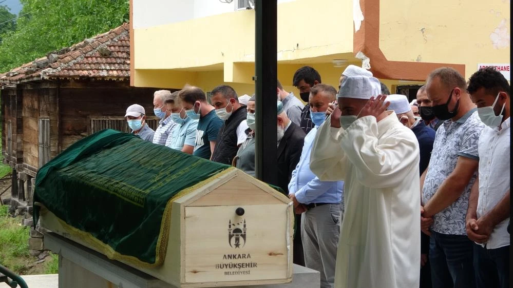 Düğününe bir gün kalmıştı: Gelinlik yerine kefen giydi