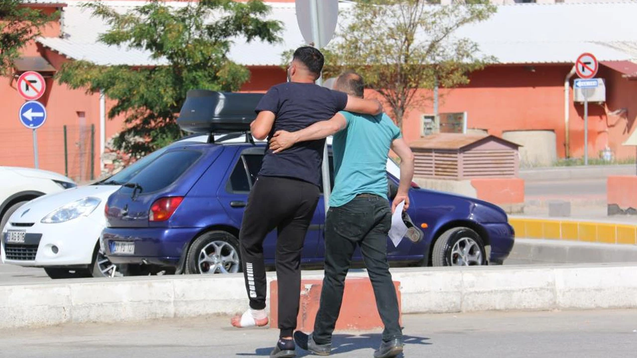 Acemi kasaplar kendilerini kestiler