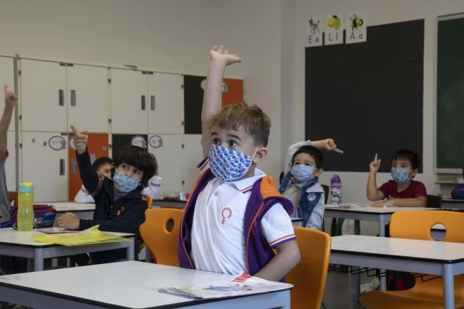 Yüz yüze eğitimde Kovid-19 önlemi: Öğretmenler ve öğrenci velileri aşılanacak