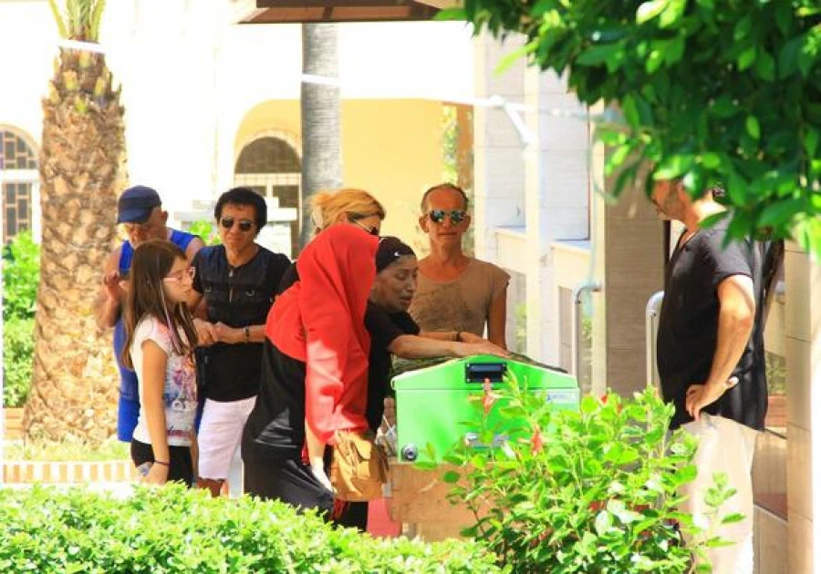 Şarkıcı Devran Çağlar'ın cenazesi vefasızlığa uğradı