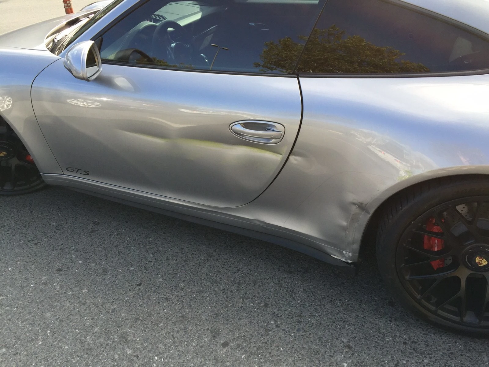 Emre Belözoğlu, 17 eylül 2015'te trafik kazası geçirdi