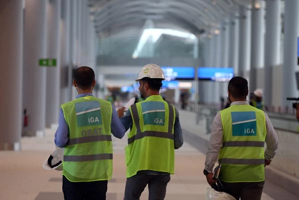 Tırlar üçüncü havalimanına doğru yola çıktı