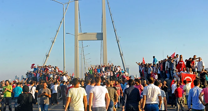 Cumhurbaşkanı Erdoğan'dan İHA muhabirine ödül