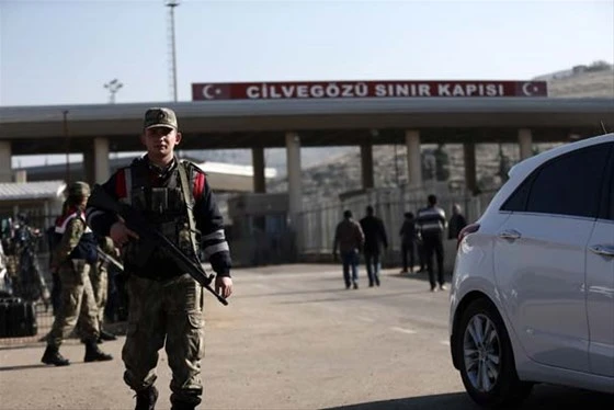 Cilvegözü Sınır Kapısı'nda bomba araması: Cadı isimli köpek görevde