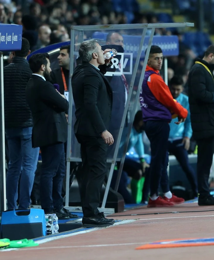 Ersun Yanal çok sinirlendi