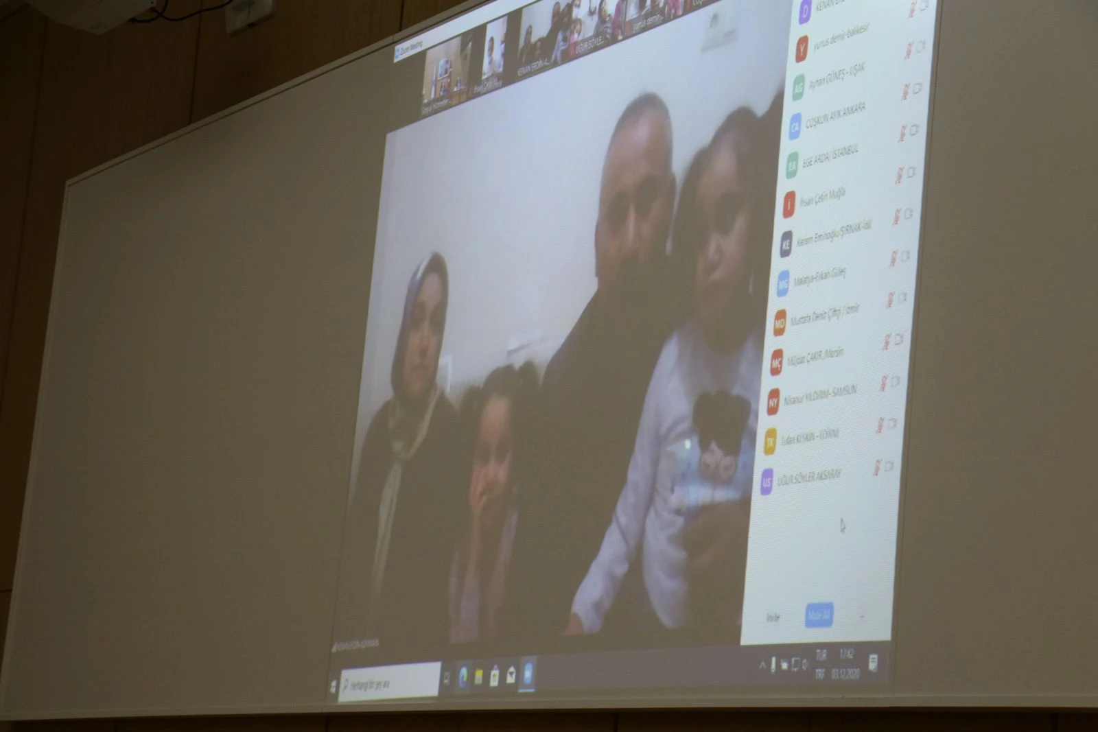 Bakan Soylu, engelli çocuklar ve aileleriyle bir araya geldi