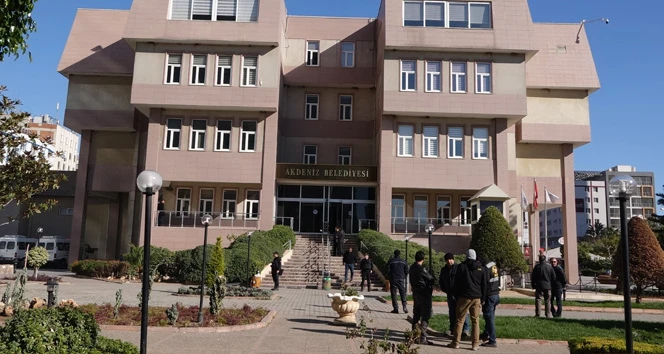 HDP'li Akdeniz Belediyesi'ne kayyum atandı