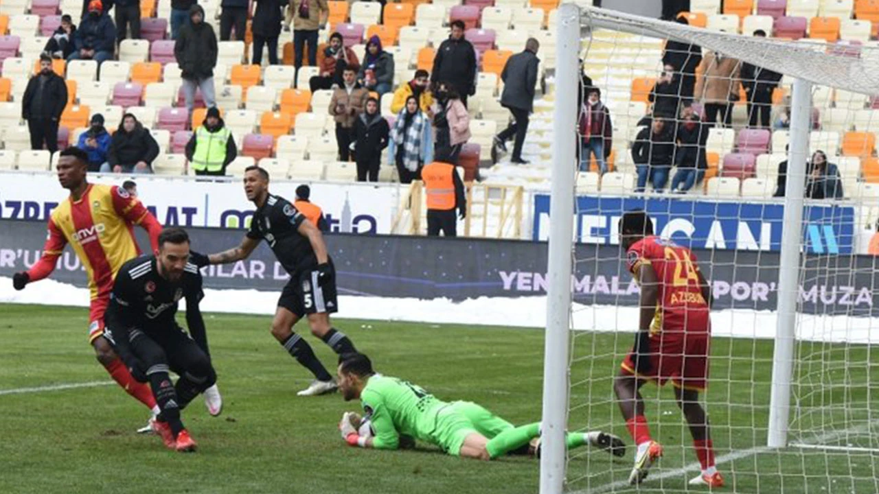 Yeni Malatyaspor - Beşiktaş 1-1 berabere kaldı! Şutlar direğe takıldı