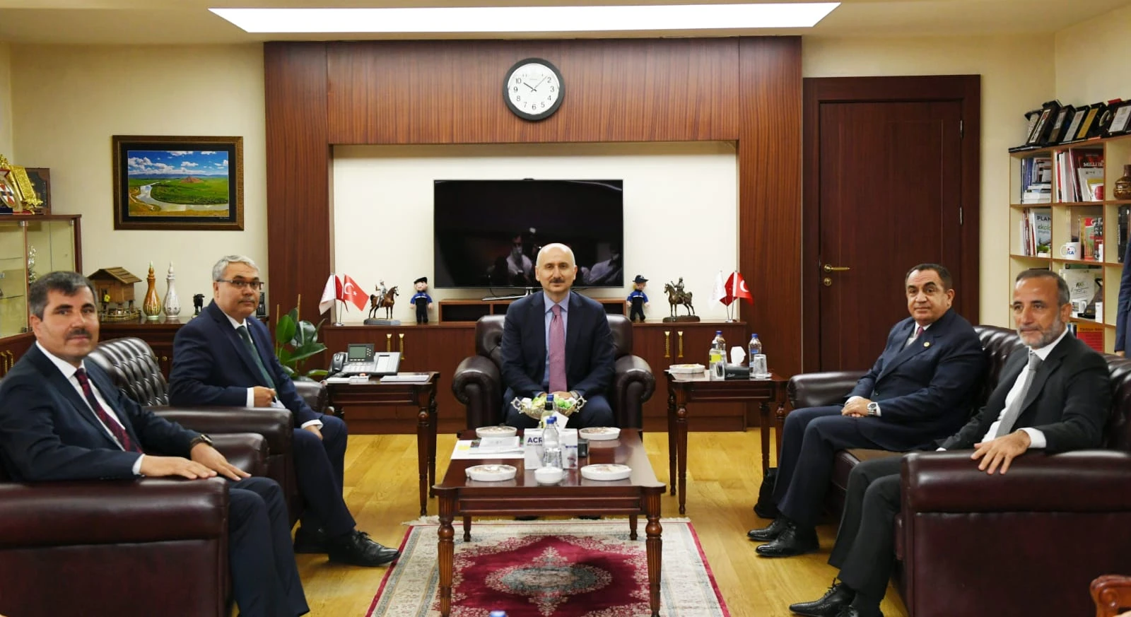 Bakan Karaismailoğlu: Ülkemizin her bir noktasında değerli projeleri bitirmenin çabası içerisindeyiz