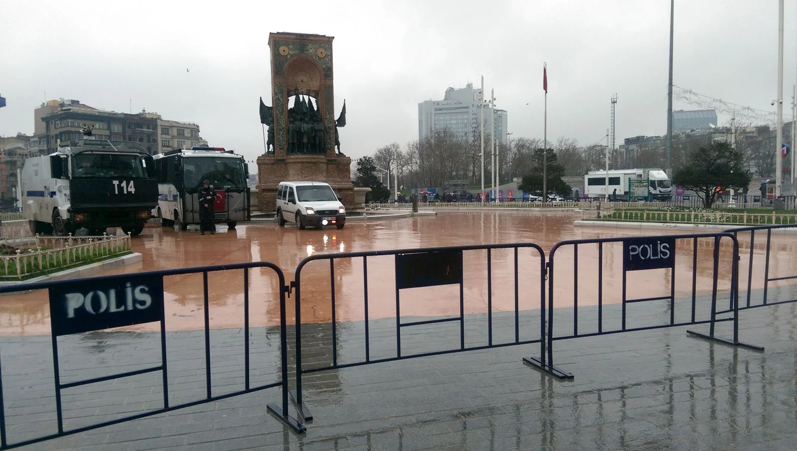 Son dakika! Taksim'de güvenlik alarmı