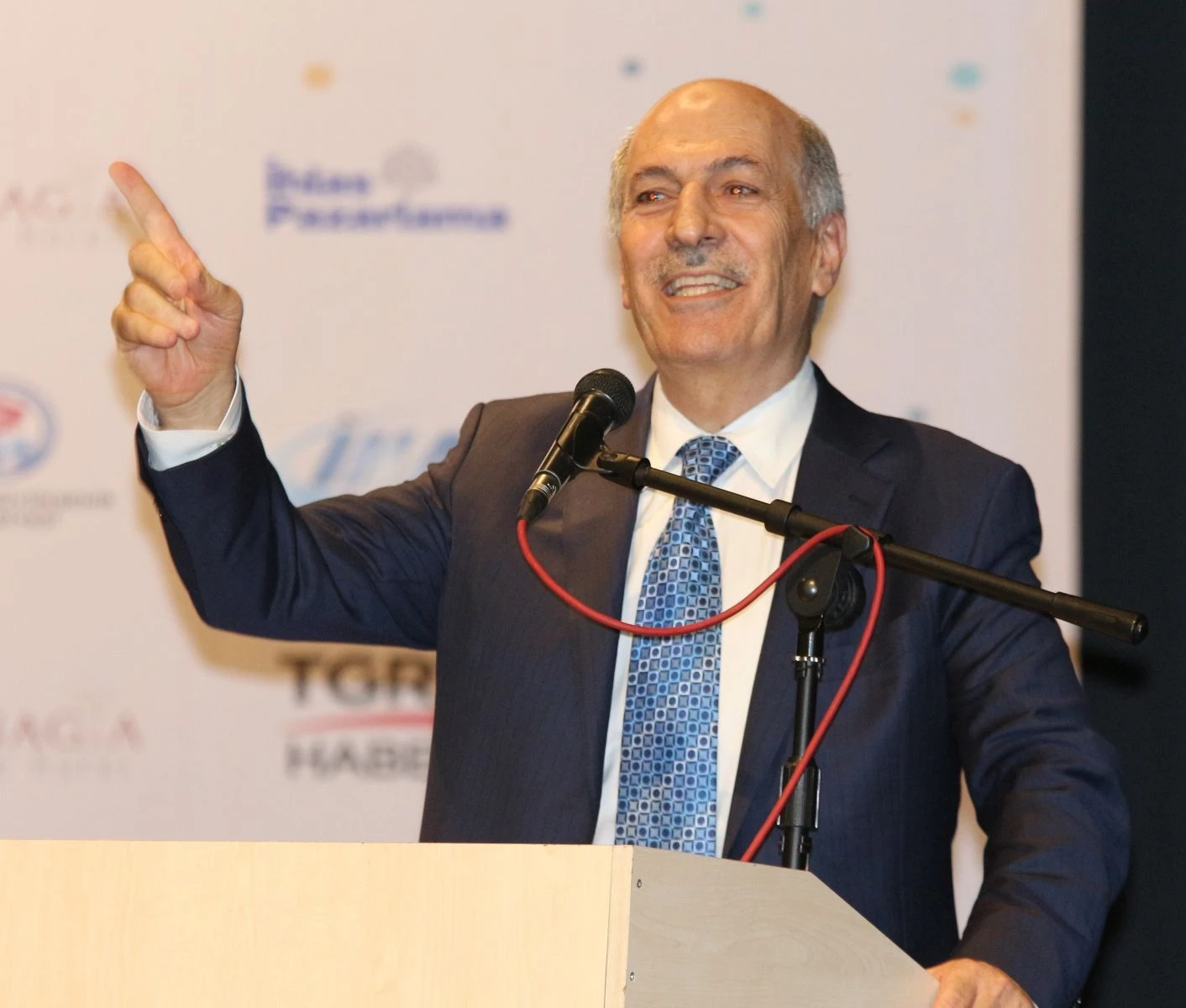 Türkiye Gazetesi yazarları Trabzon’da okuyucularıyla buluştu