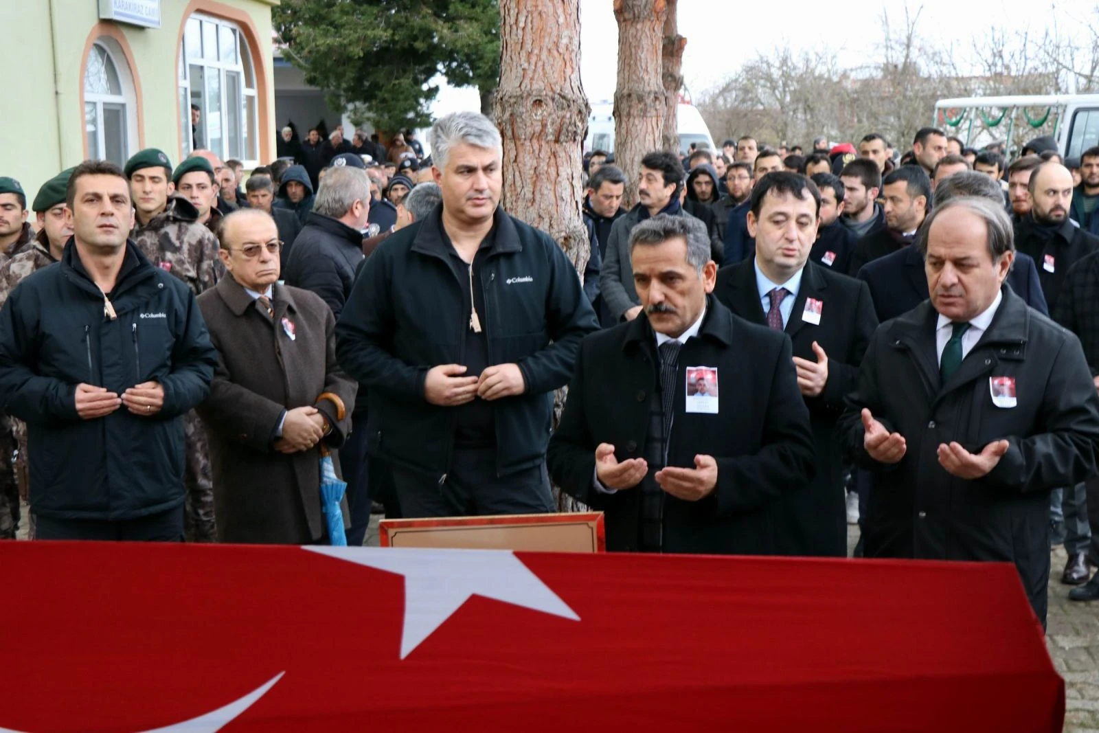İstanbul'da kazada şehit olan polis, son yolculuğuna uğurladı