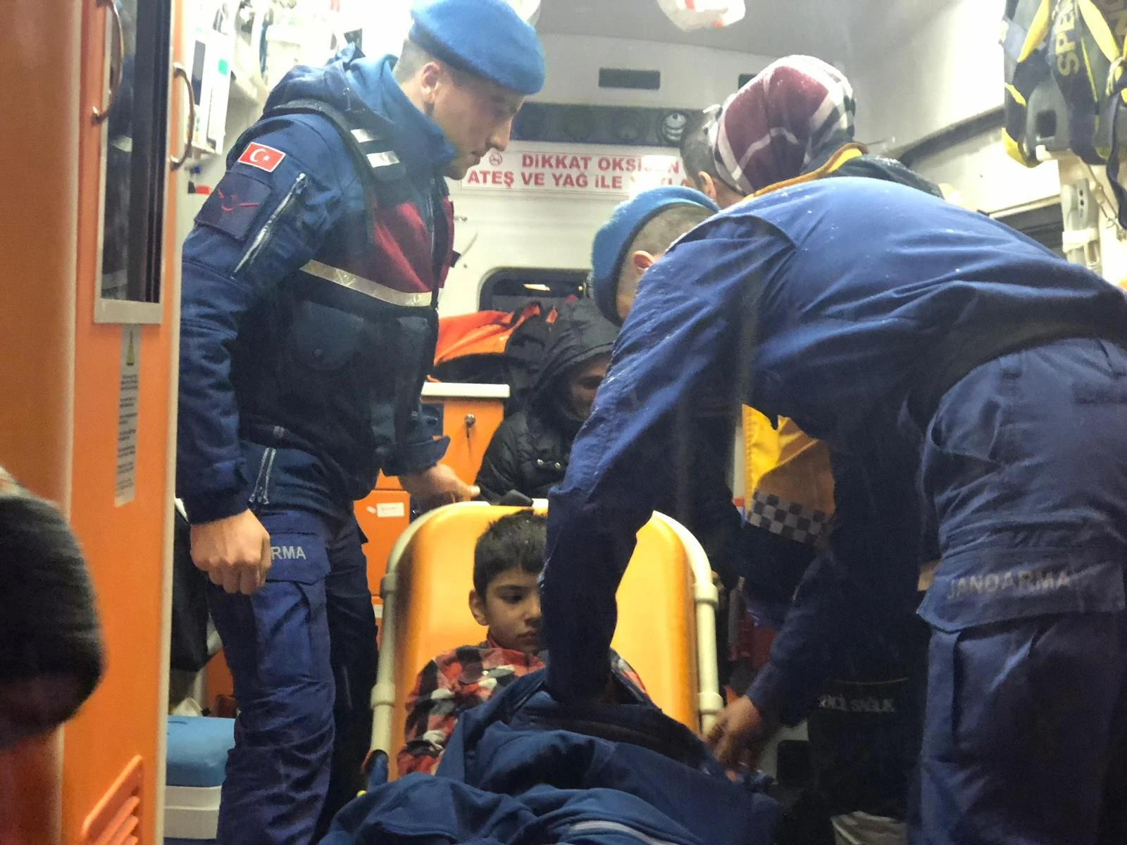 Ormanda donmak üzereydiler jandarma kurtardı