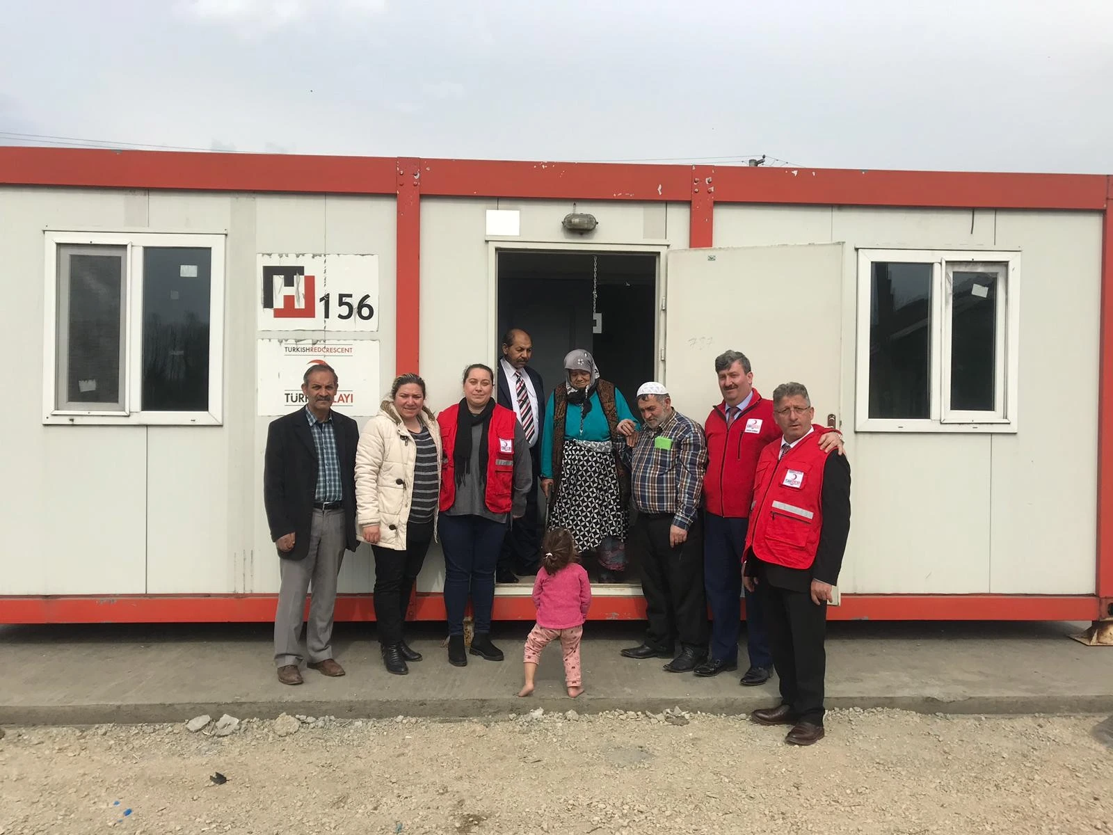 Kızılay yaşlı kadına sahip çıktı