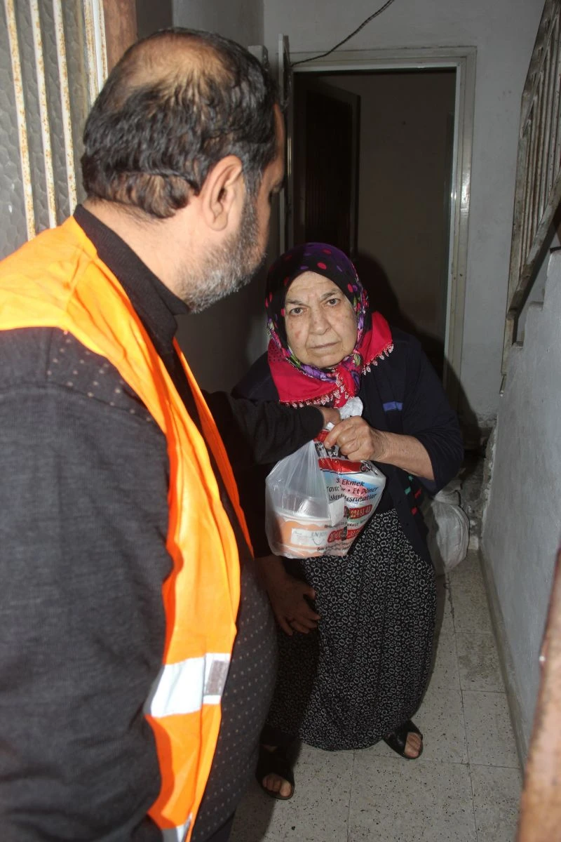 Her gün 250 yoksul kadına yemek