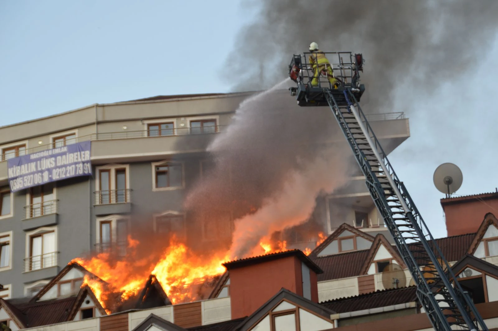 İstanbullular güne yangın haberi ile uyandı
