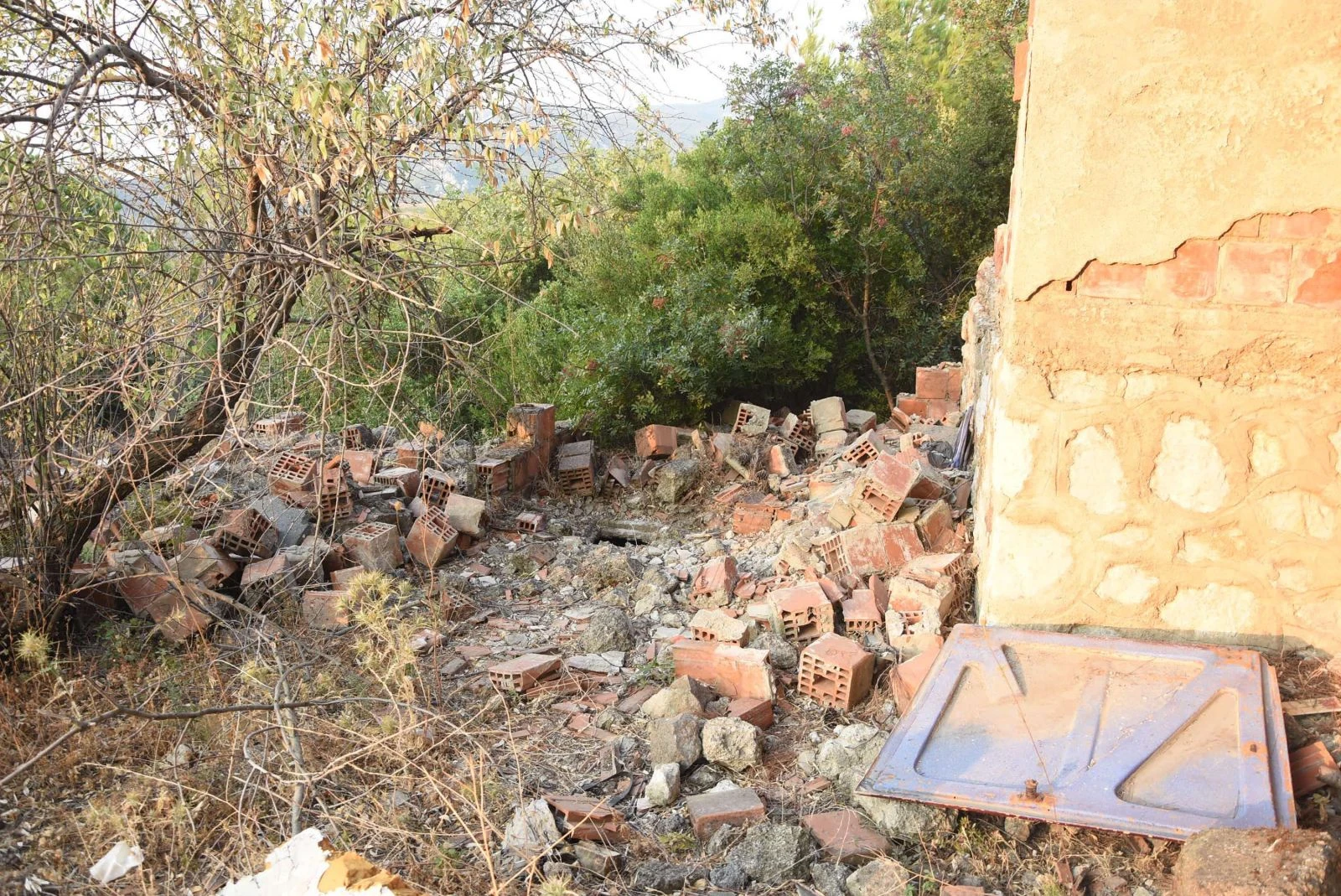 Türkiye'nin sarsan cinayette yeni detaylar! Minik Eymen'in bırakıldığı çukur görüntülendi