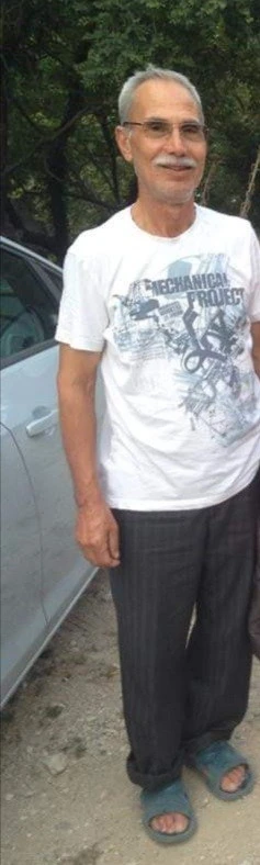 Devrilen traktörün altında kalan sürücü öldü