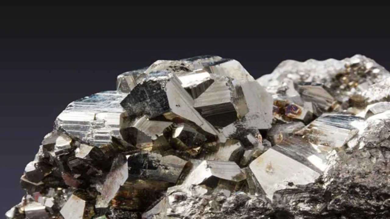 Volfram çılgınlığı büyüyor! Bir kez dokunabilmek için milyonları harcıyorlar (Volfram küpleri nedir?)