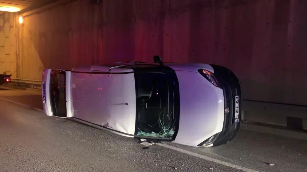 Makas dehşeti otoyolu savaş alanına çevirdi: 8 yaralı