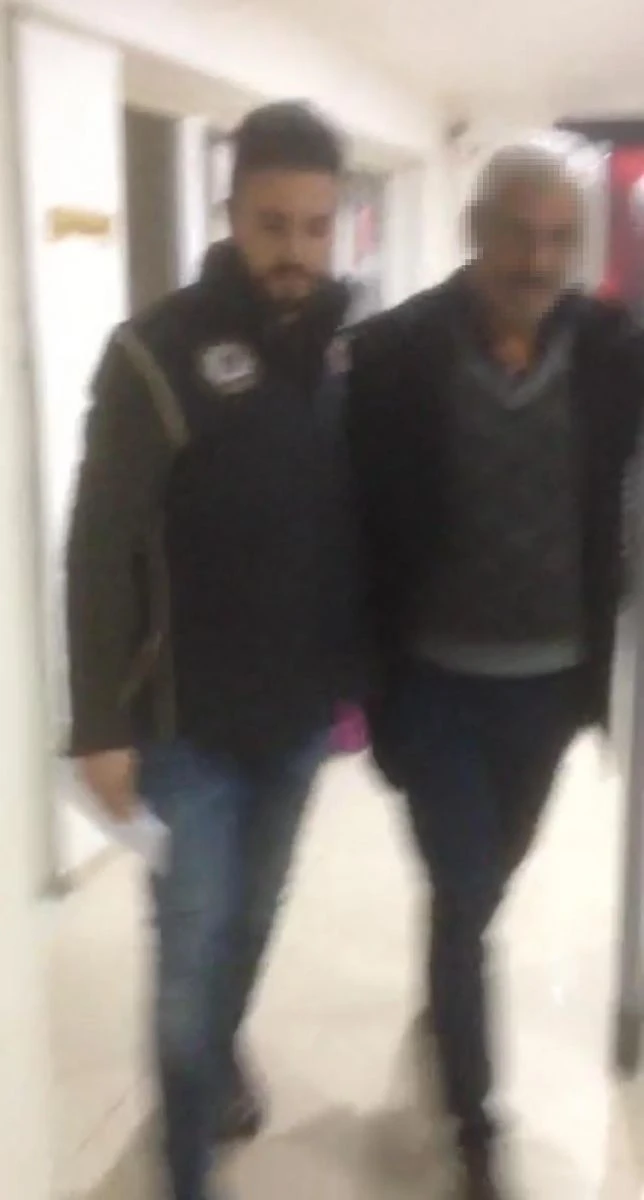 İzmir'de terörist elebaşını öven 20 kişi göz altına alındı!