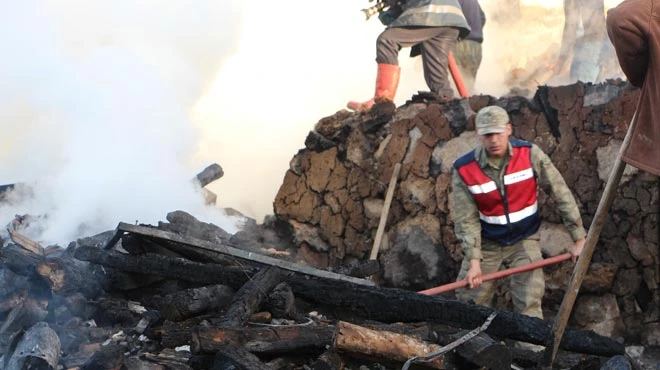 Üç kardeş de aynı tabuta konuldu