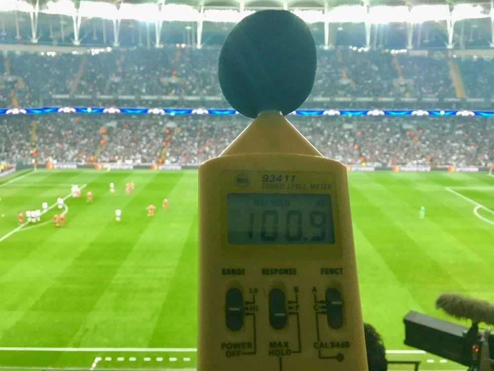 Alman gazeteciler Vodafone Park'ta şaşkına uğradı
